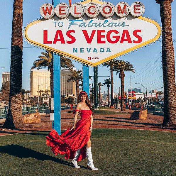 15 Best Photo Spots in Las Vegas - Cocopiña - Cocopiña: Flowy boho chic dresses with pockets.